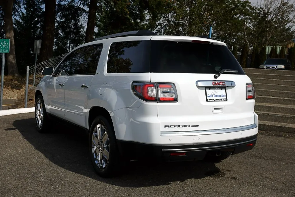 GMC Acadia photo 3