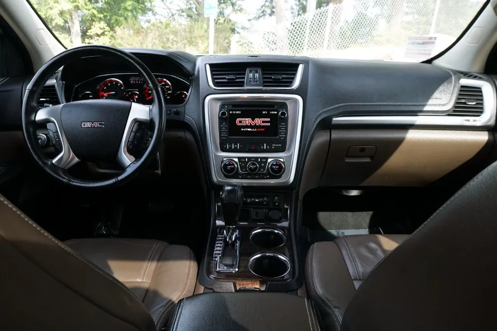 GMC Acadia photo 24
