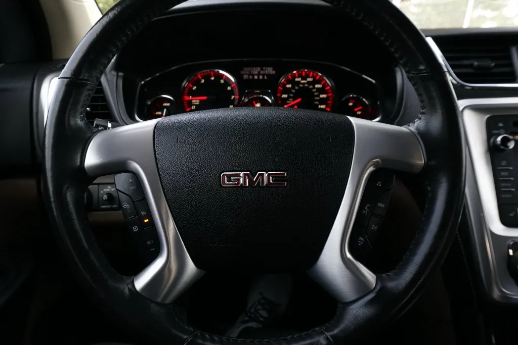 GMC Acadia photo 21