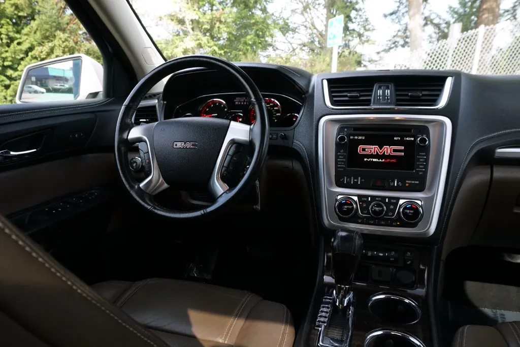 GMC Acadia photo 26
