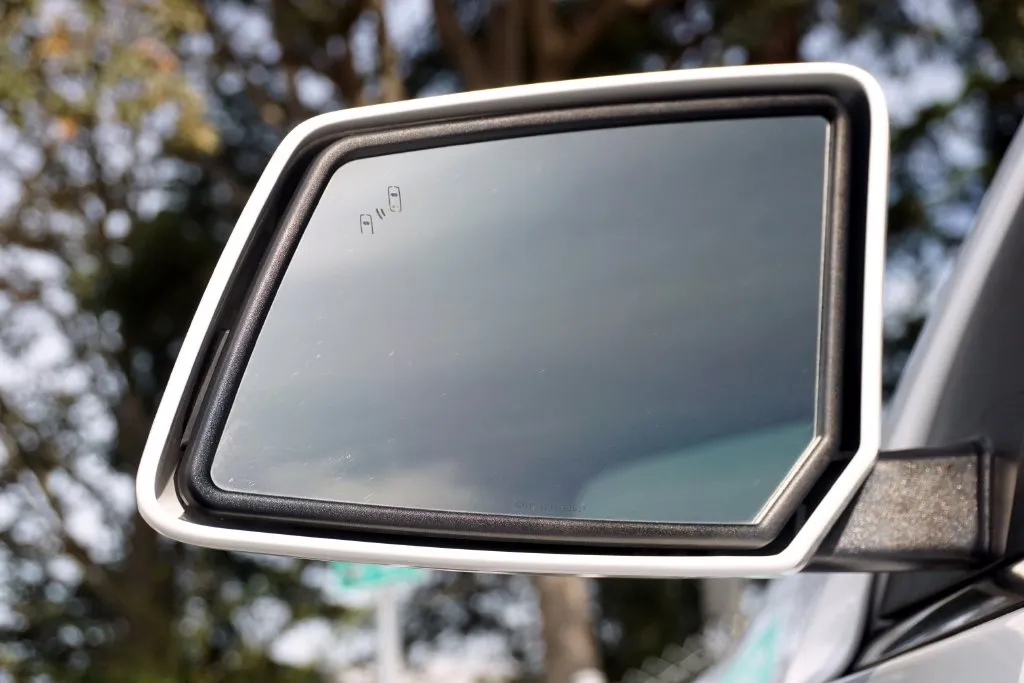 GMC Acadia photo 11