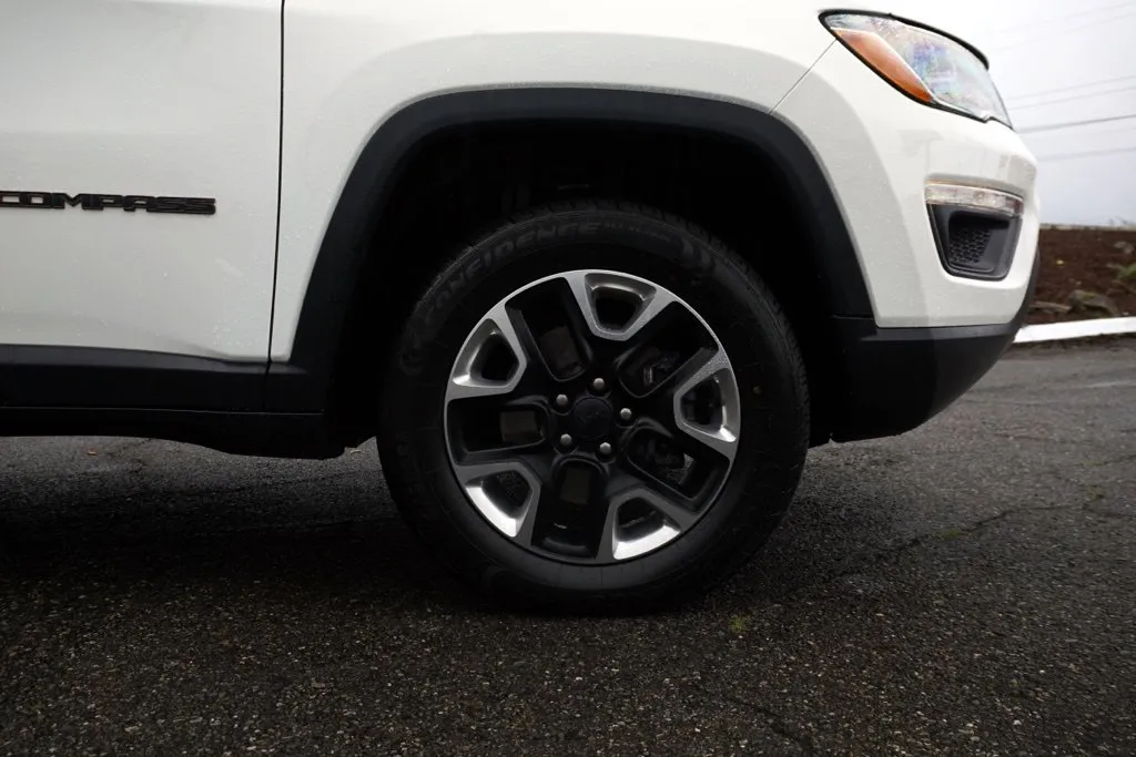 Jeep Compass photo 9