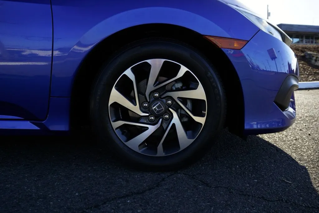 Honda Civic photo 8
