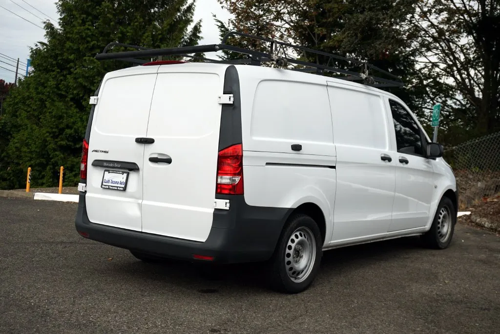 Mercedes-Benz Metris photo 3