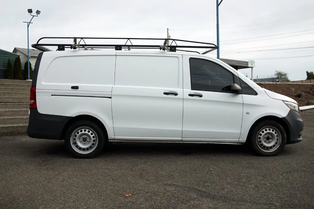 Mercedes-Benz Metris photo 4