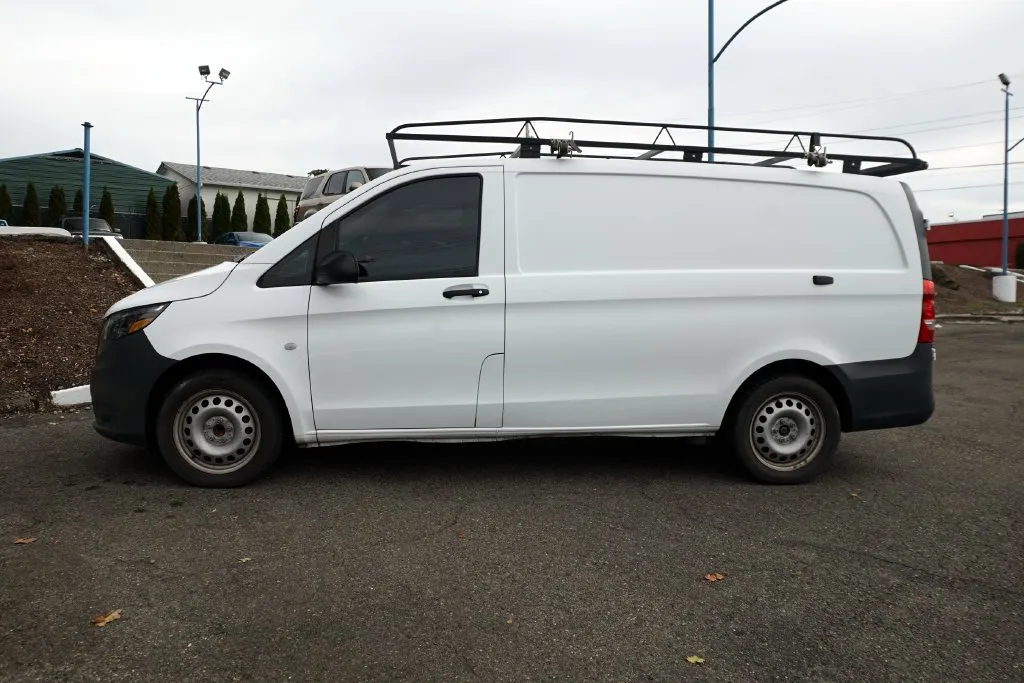 Mercedes-Benz Metris photo 6