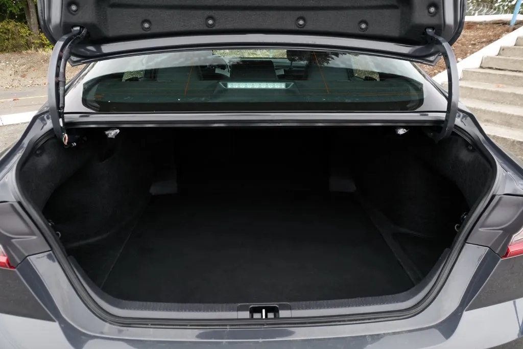 Toyota Camry photo 18