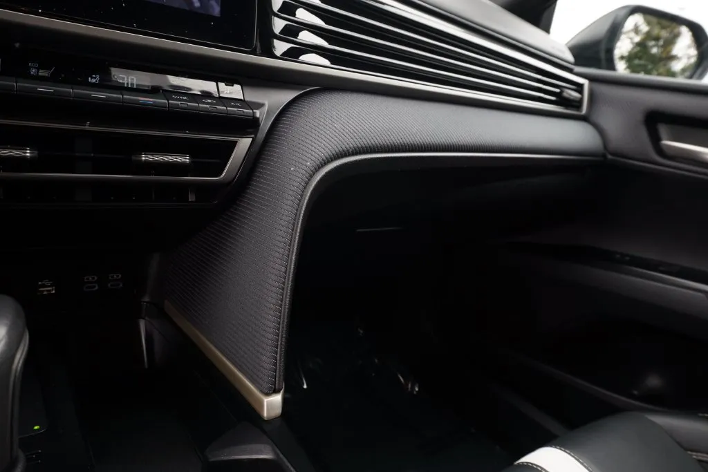 Toyota Camry photo 24