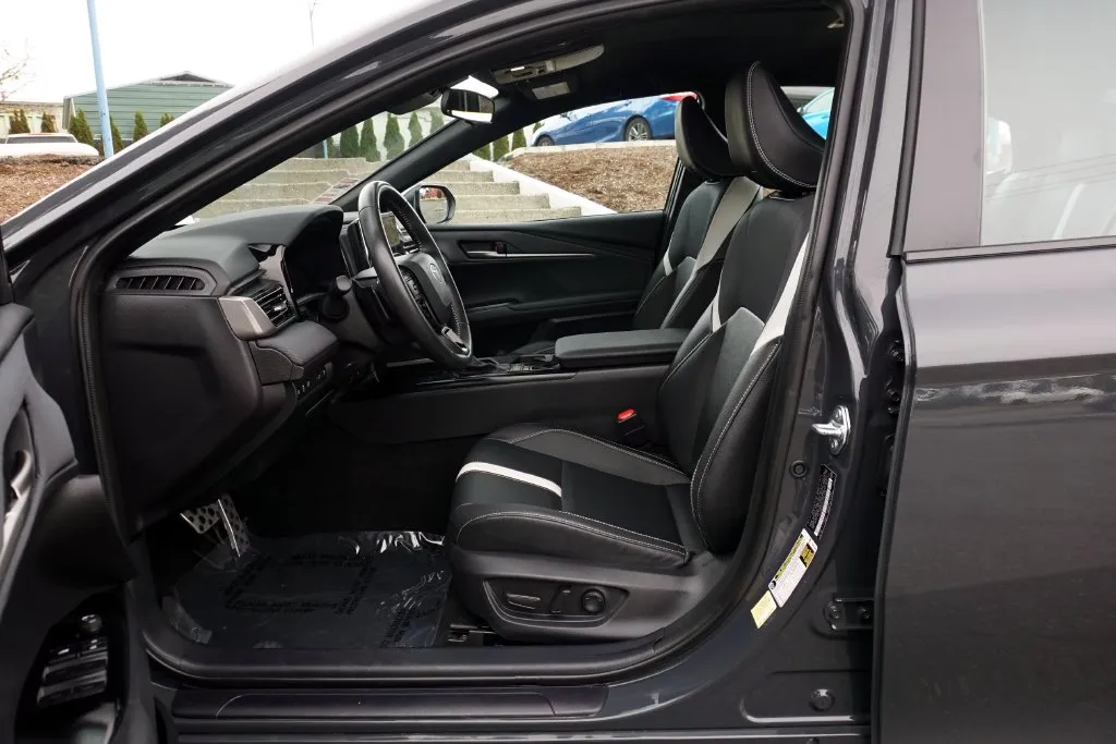 Toyota Camry photo 16