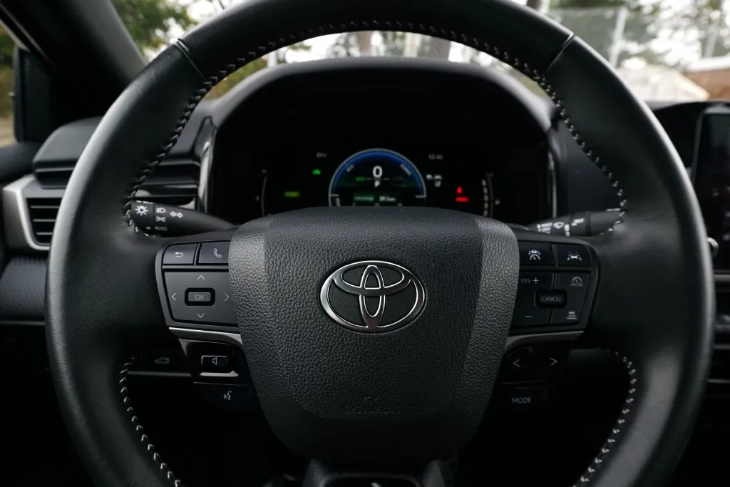 Toyota Camry photo 19