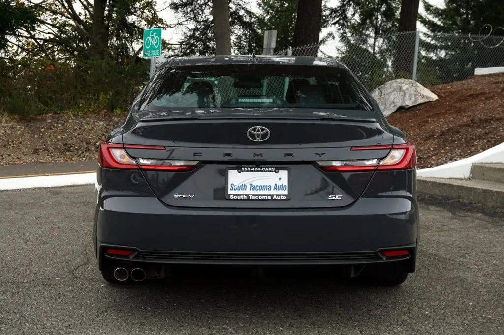 Toyota Camry photo 4