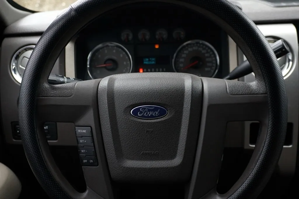 Ford F-150 photo 19