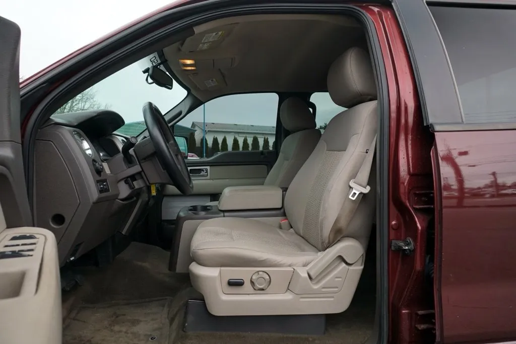 Ford F-150 photo 17