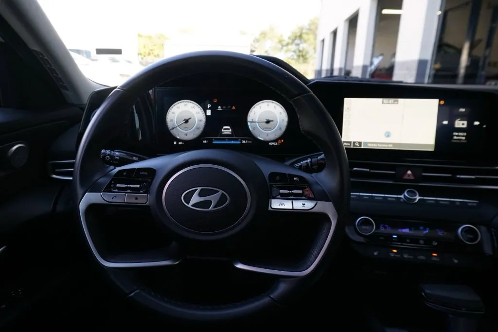 Hyundai Elantra photo 22