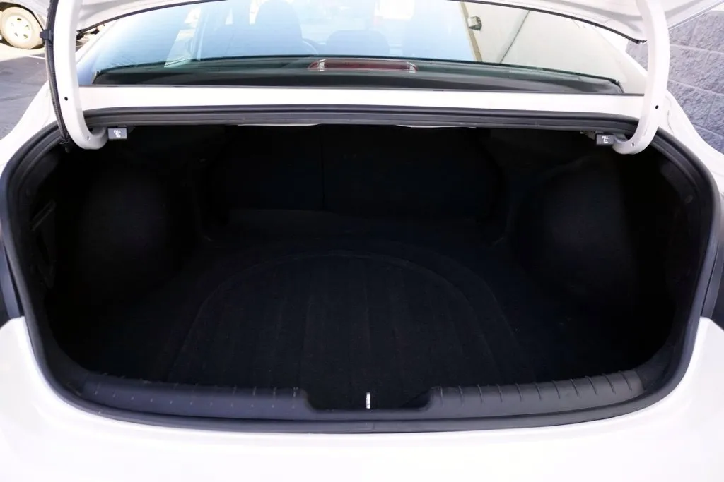 Hyundai Elantra photo 17