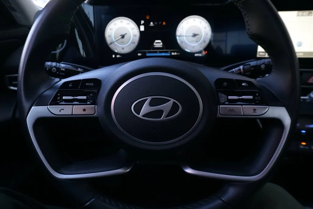 Hyundai Elantra photo 21