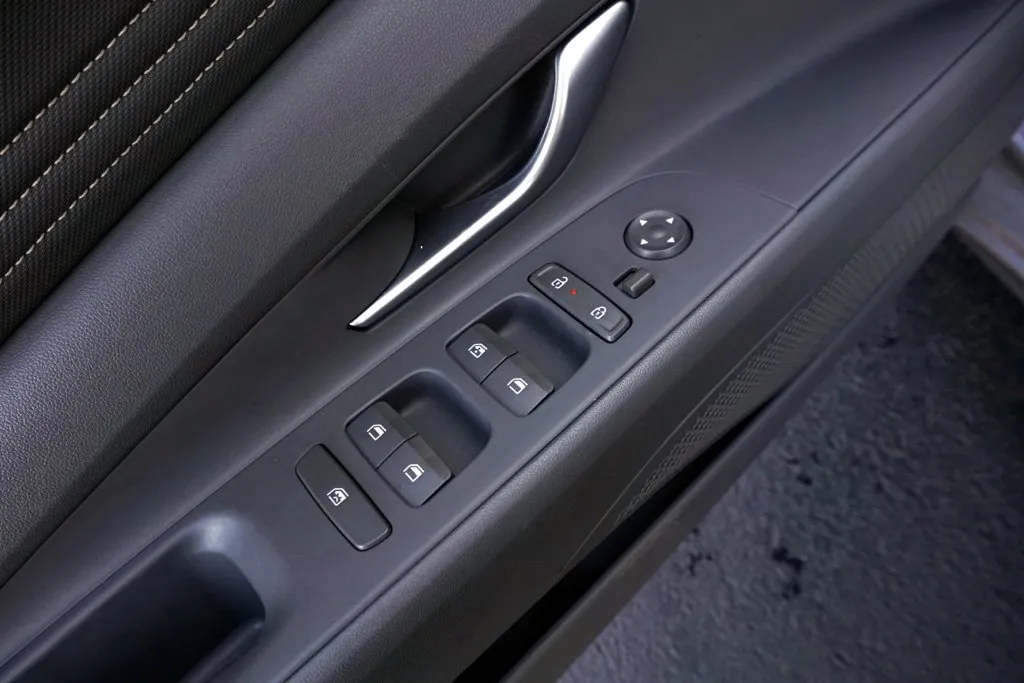 Hyundai Elantra photo 13