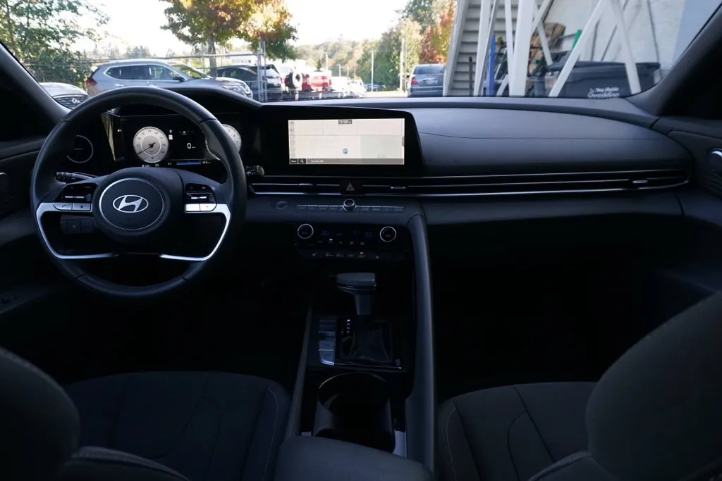 Hyundai Elantra photo 15