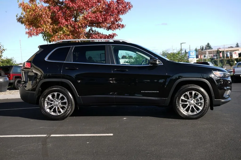 Jeep Cherokee photo 6
