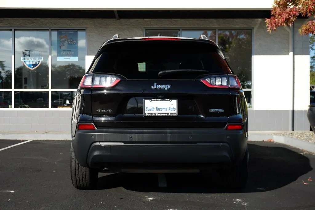 Jeep Cherokee photo 4