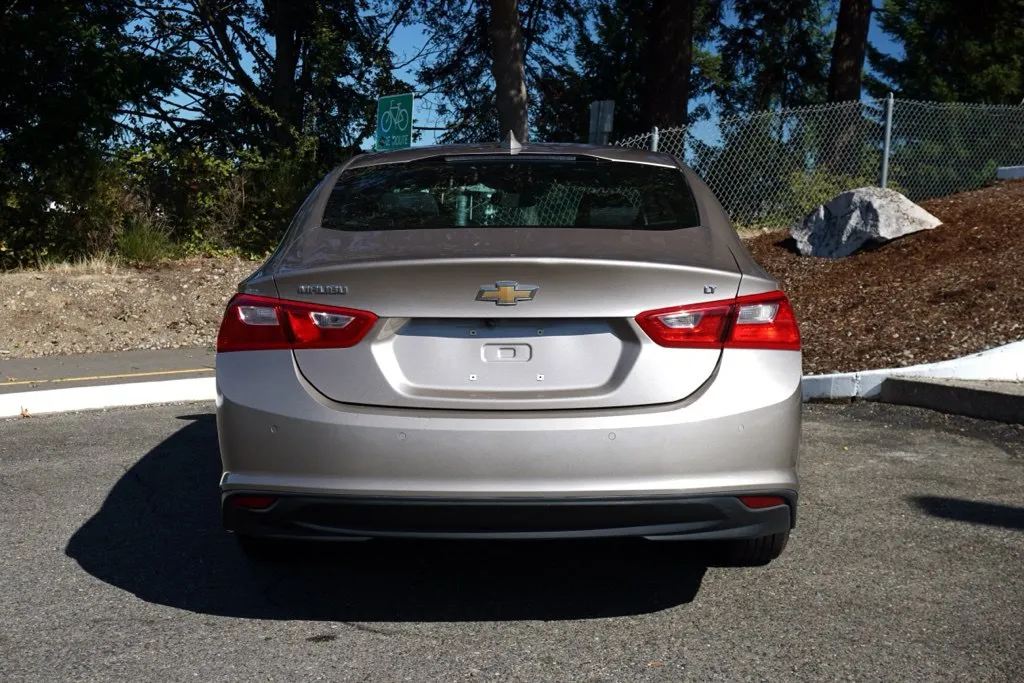 Chevrolet Malibu photo 4