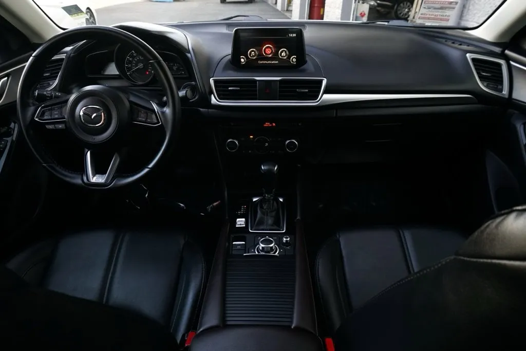 Mazda Mazda3 photo 16