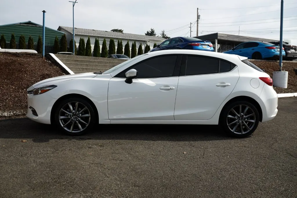 Mazda Mazda3 photo 8