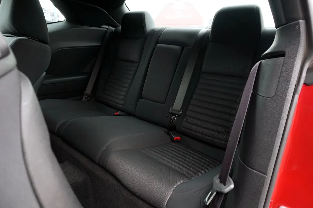 Dodge Challenger photo 18