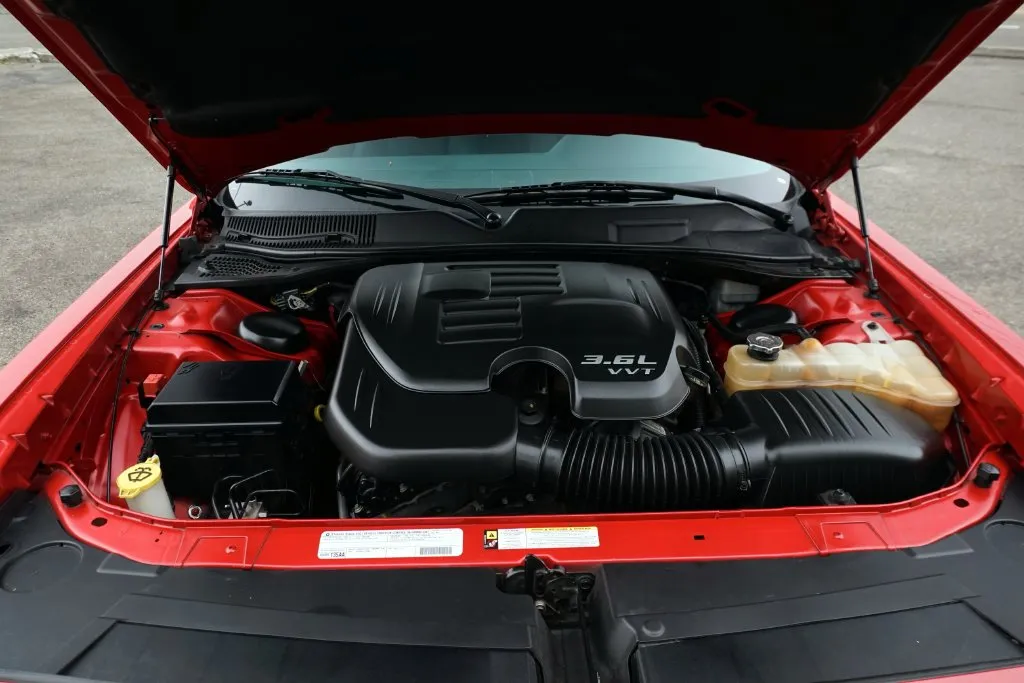 Dodge Challenger photo 11