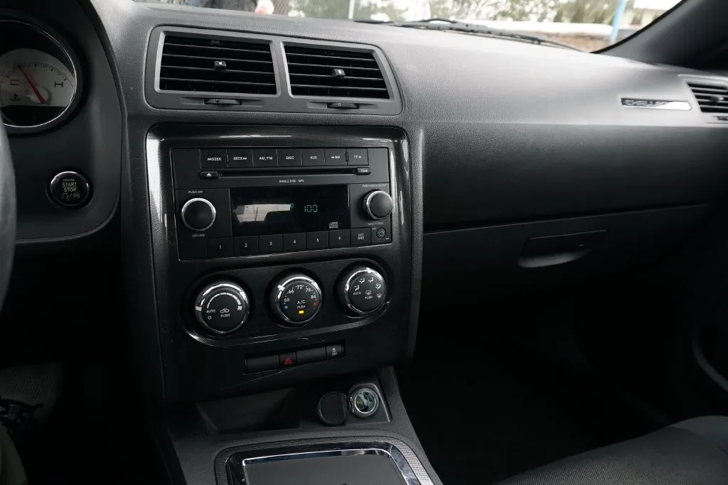 Dodge Challenger photo 22