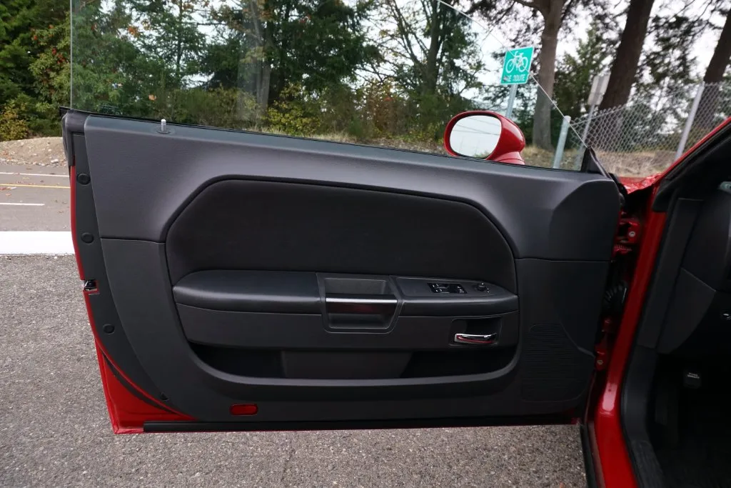 Dodge Challenger photo 13