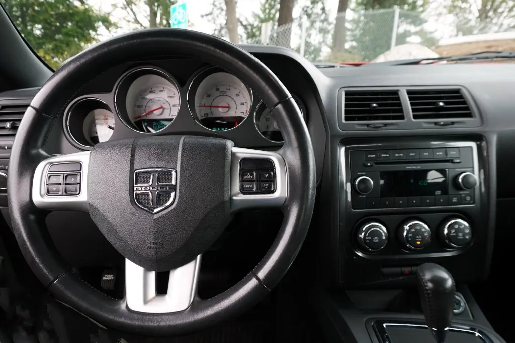 Dodge Challenger photo 20