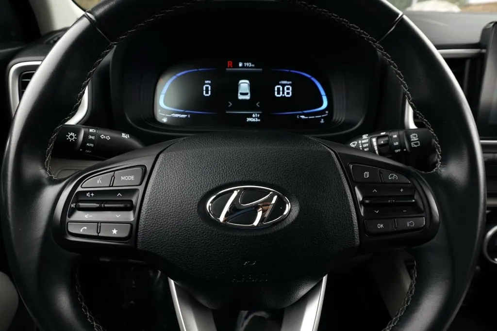 Hyundai Venue photo 21