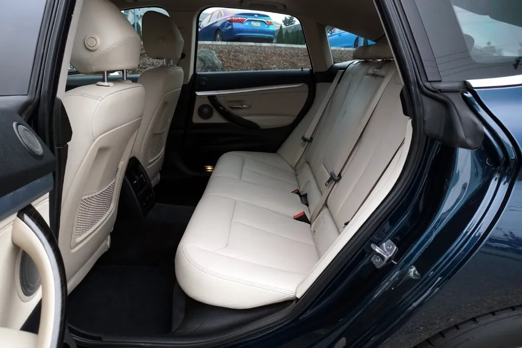 BMW 3 Series photo 19