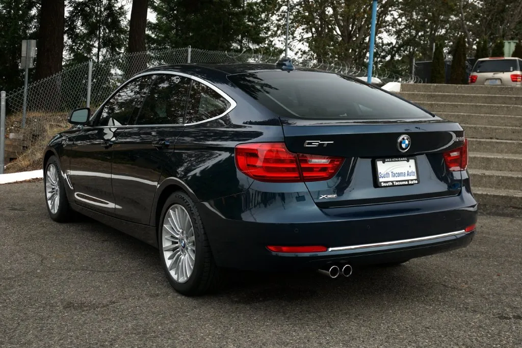 BMW 3 Series photo 3