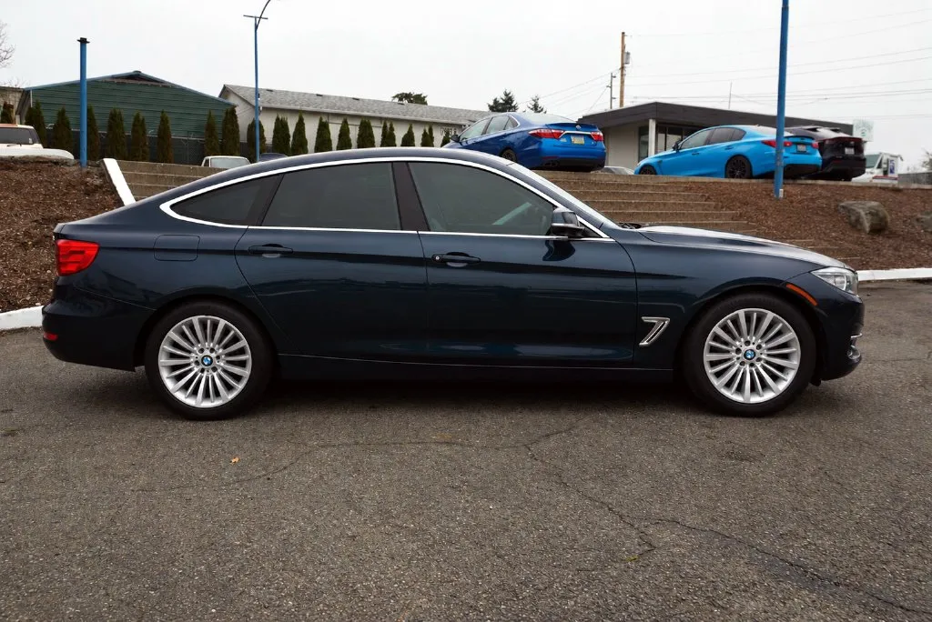 BMW 3 Series photo 6