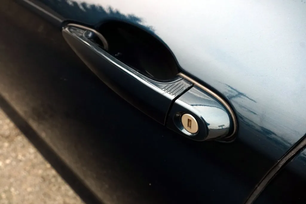 BMW 3 Series photo 10