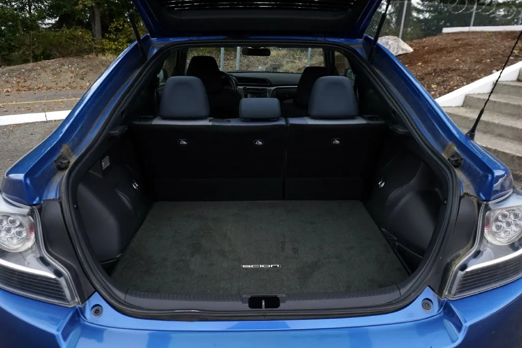 Scion tC photo 10