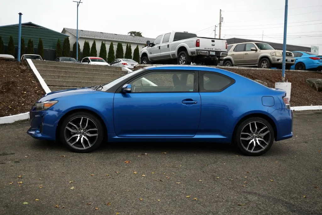 Scion tC photo 8