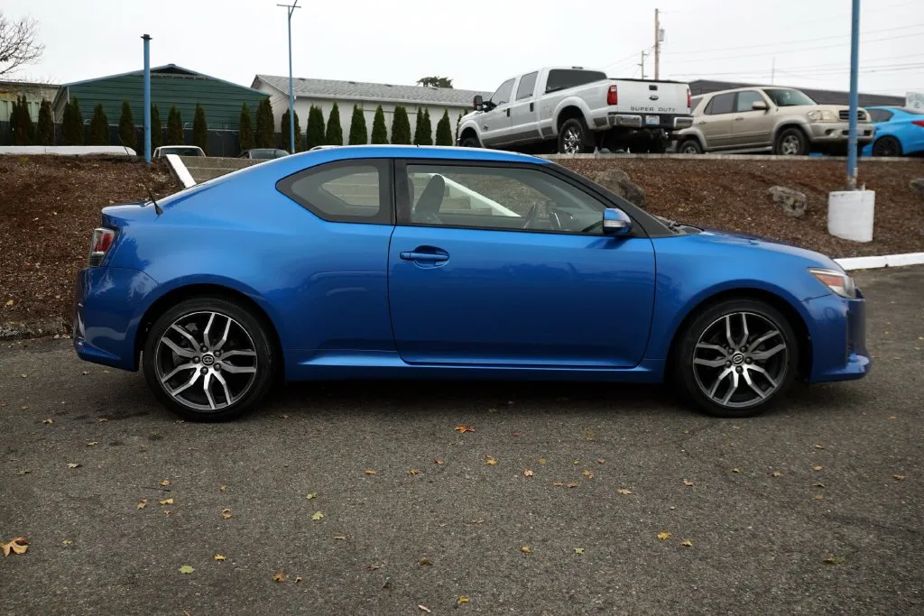 Scion tC photo 6