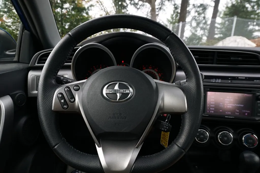 Scion tC photo 19