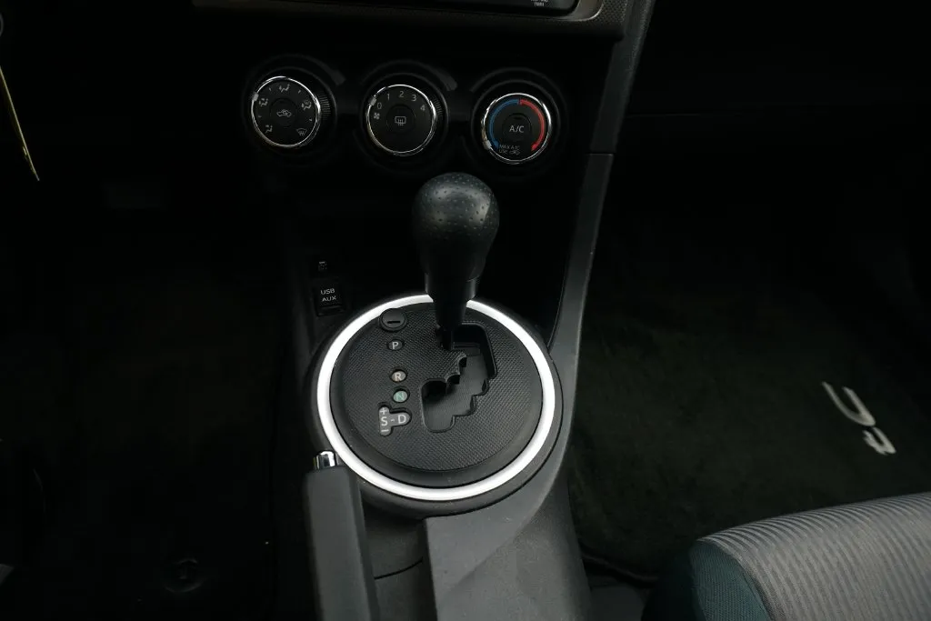 Scion tC photo 21