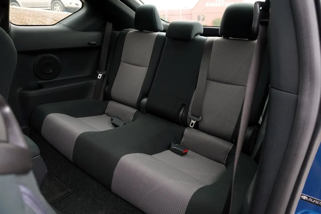Scion tC photo 16