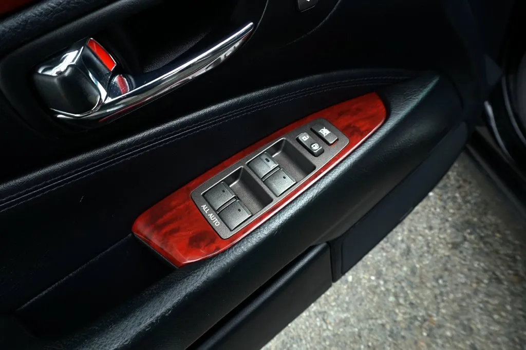 Lexus LS photo 12