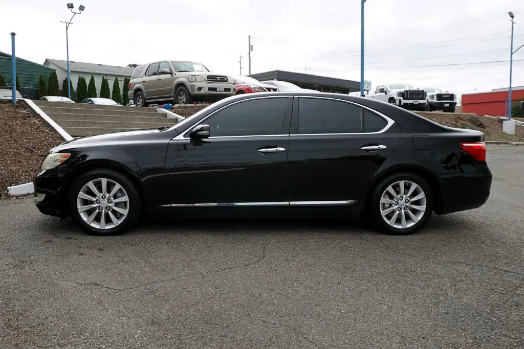 Lexus LS photo 8