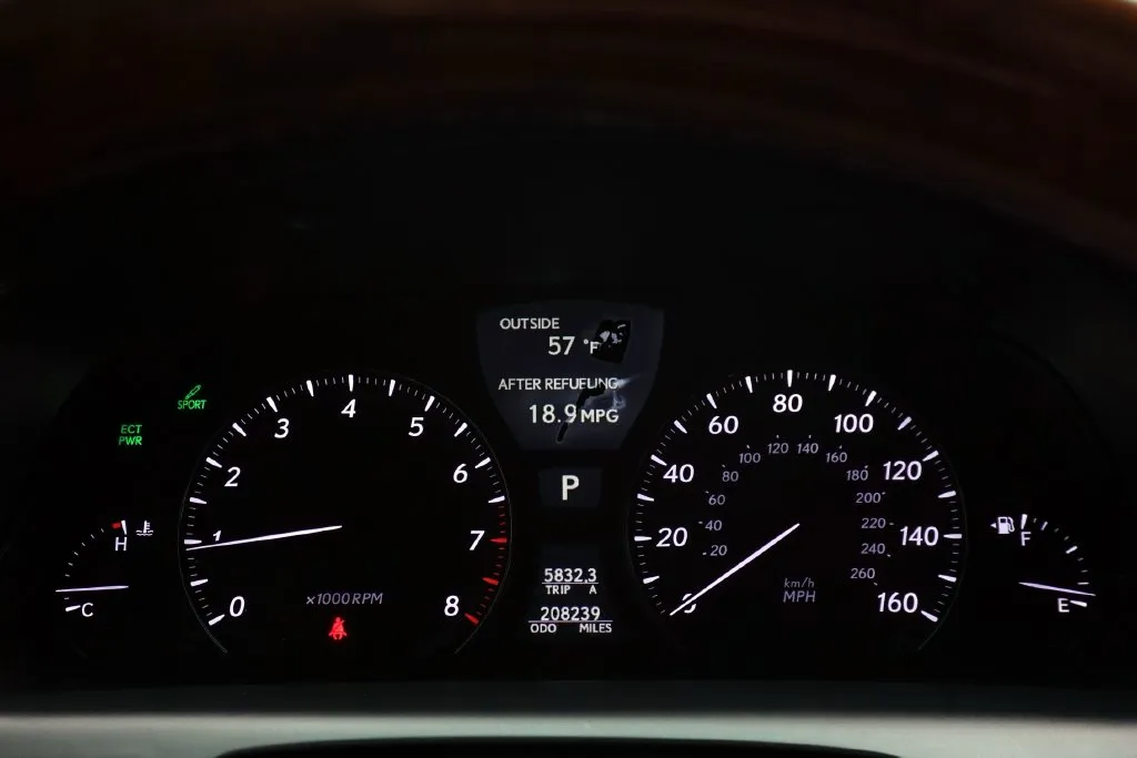 Lexus LS photo 23