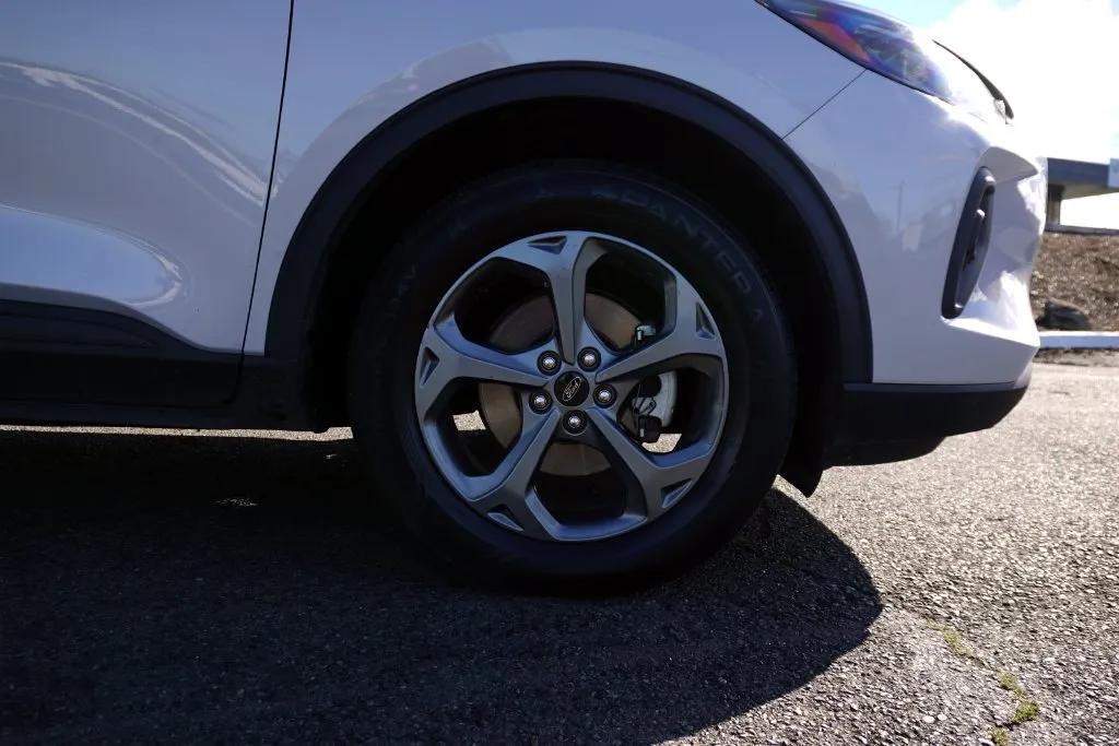 Ford Escape photo 10