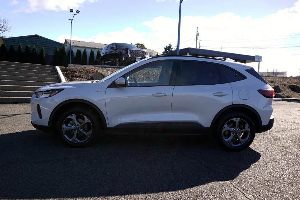 Ford Escape photo 8