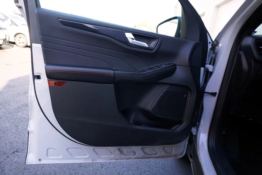 Ford Escape photo 12