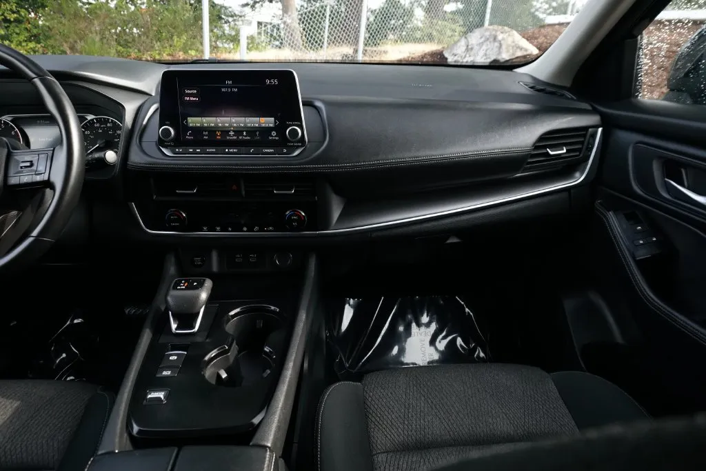 Nissan Rogue photo 18